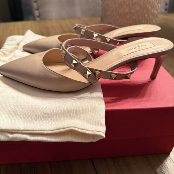 Valentino Garavani Rockstud Kitten Heel Mule Nude Leather - Picture 3 of 5